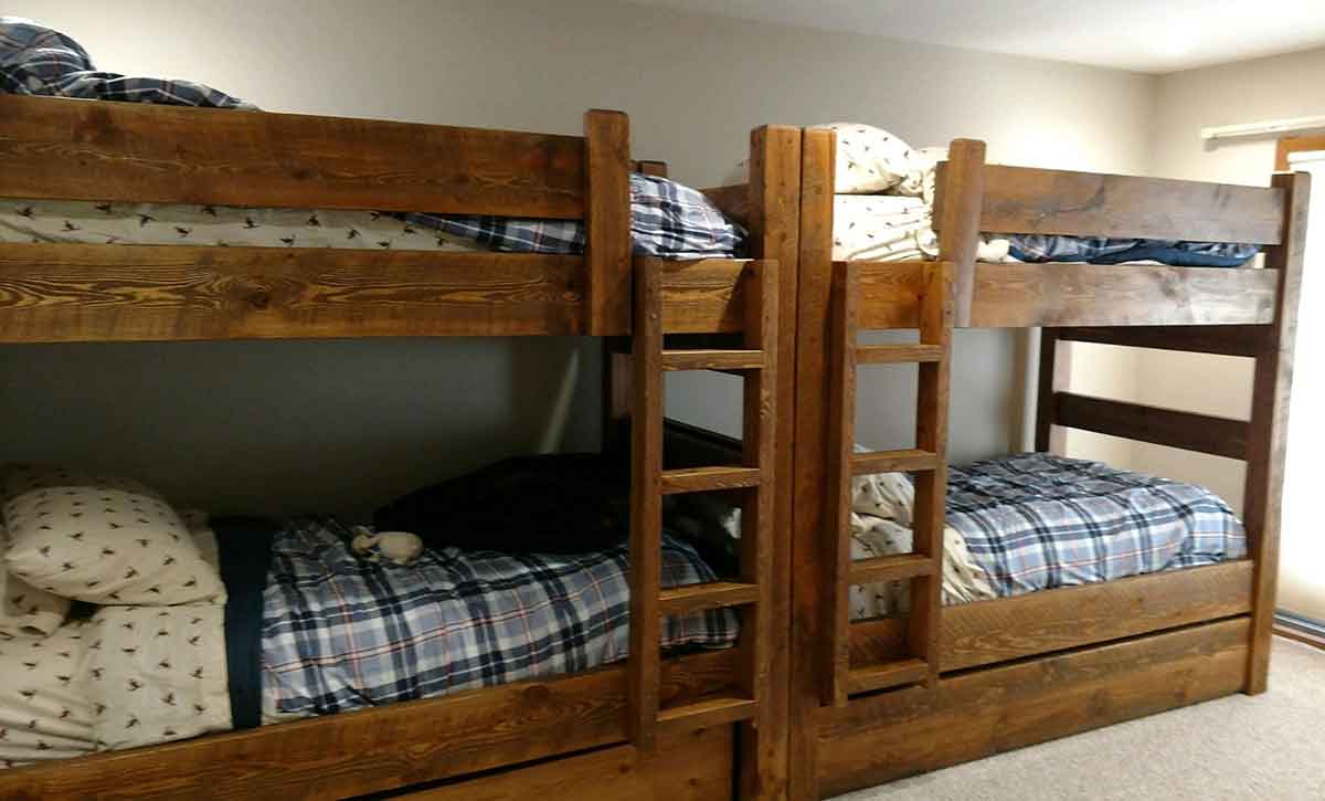 Rustic Wood Bunk Bed: Handcrafted Quadruple Barnwood Design